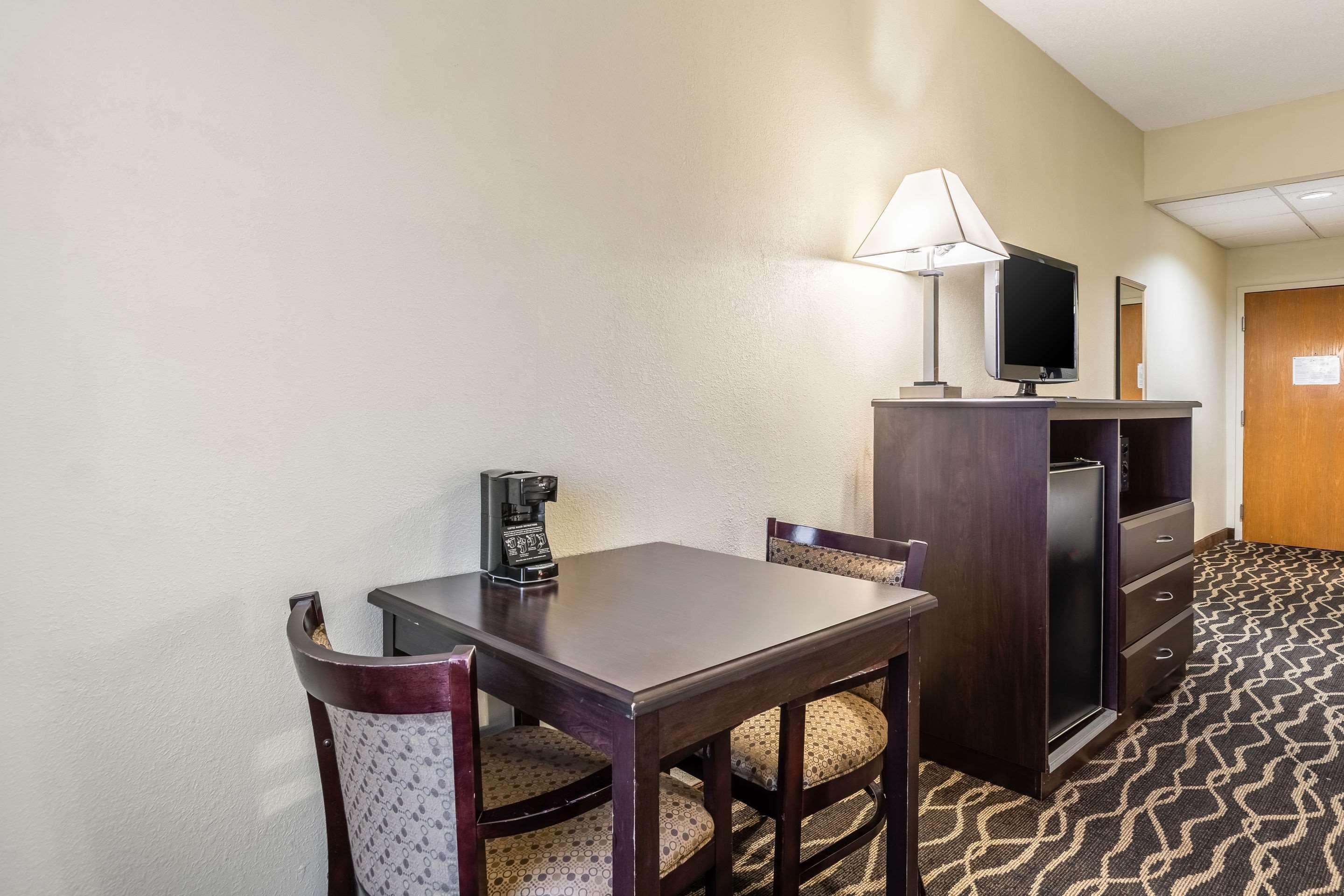 Quality Inn & Suites Southport Indianapolis Exteriér fotografie